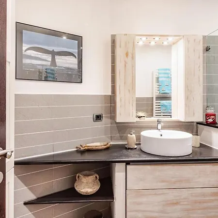 Sea & Soul Genova, 120 M2, Centro Citta, Parcheggio Gratuito Nella Blu Area * Генуя